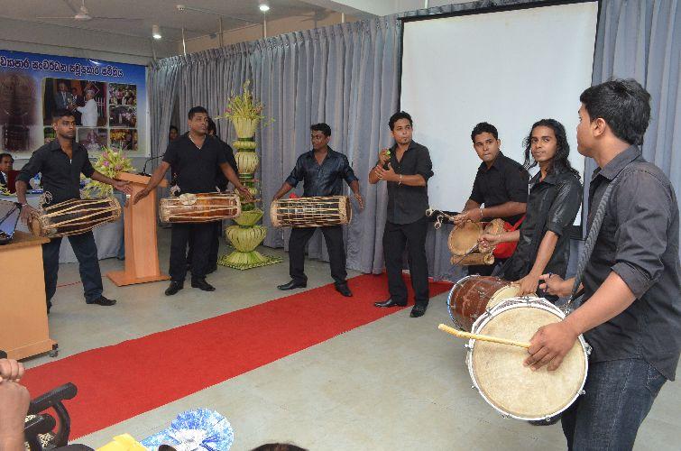 සිව් වන ත්‍රෙවාර්ෂික සංවත්සරය - 2014 නොවැම්බර් 01