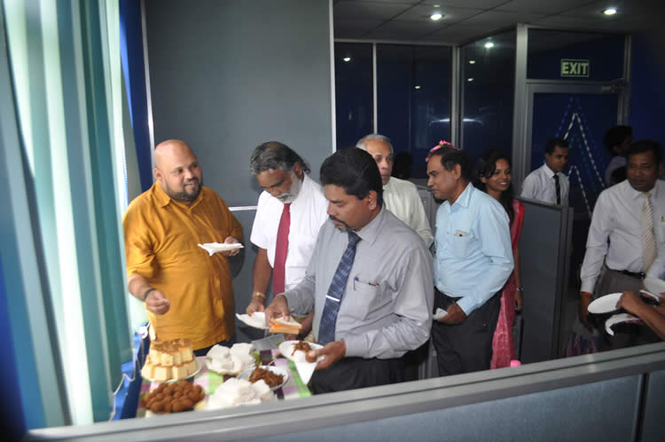 සීමාසහිත ව්‍යාපාර සංවර්ධන සමුපකාර සමිතිය සමුපකාර රක්ෂණ සමාගම සමග අත්වැල් බැඳ ගනී.