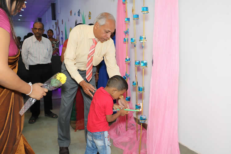 ලෝක ළමා හා වැඩිහිටි දින සැමරුම - 2018