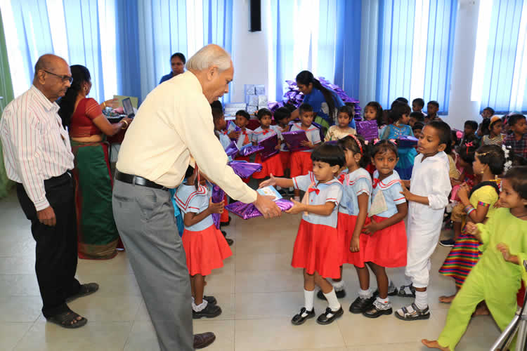 ලෝක ළමා හා වැඩිහිටි දින සැමරුම - 2018