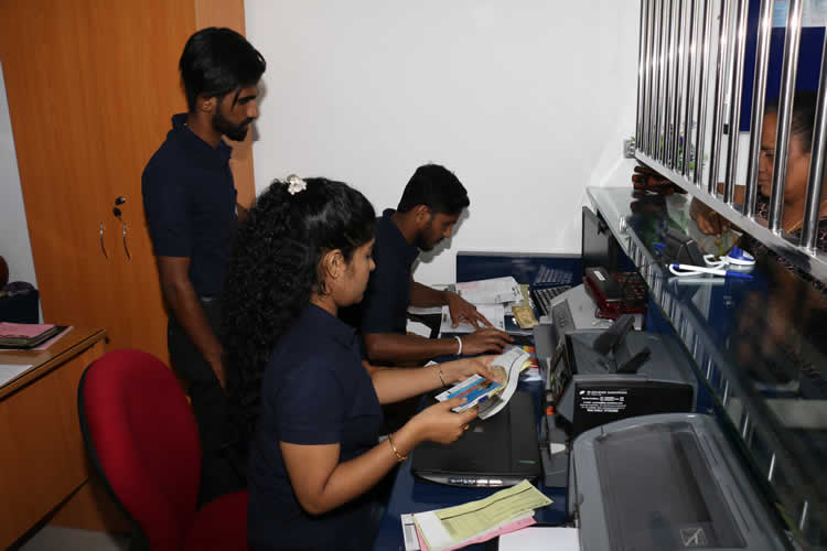 සල්මල් උයන ඉන්ධන පිරවුම් හල විවෘත කිරීම