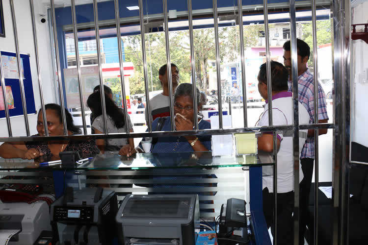 සල්මල් උයන ඉන්ධන පිරවුම් හල විවෘත කිරීම