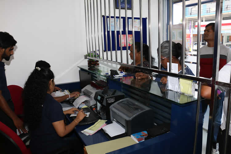 සල්මල් උයන ඉන්ධන පිරවුම් හල විවෘත කිරීම